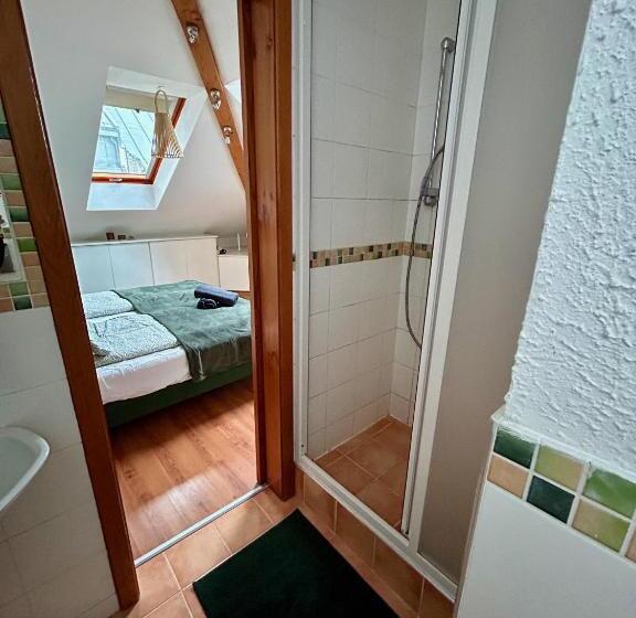 آپارتمان 1 خوابه, Acme Apartments