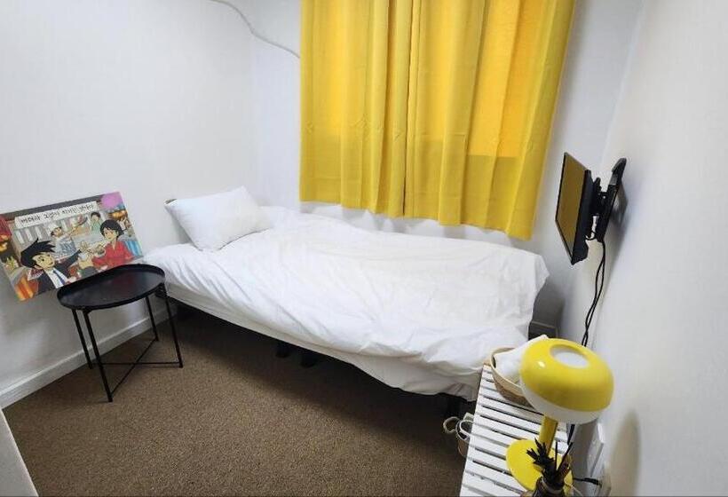 标准单人间, Space Guesthouse