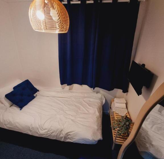 标准单人间, Space Guesthouse