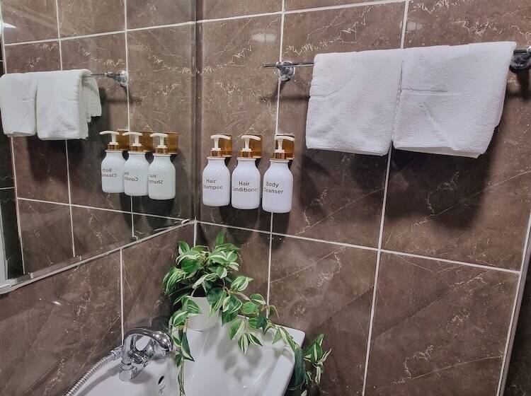 标准间, Space Guesthouse