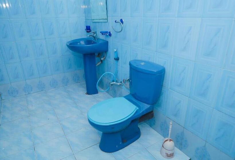 חדר סטנדרט לשלושה, Villa White House