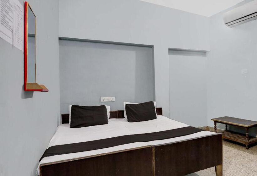 חדר קלאסי לשלושה, Spot On Sky Blue Hotel 2