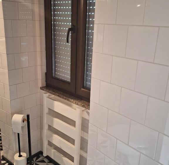 اتاق استاندارد, Easy Host Porto