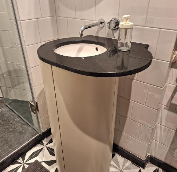 تختخواب در اتاق مشترک, Easy Host Porto