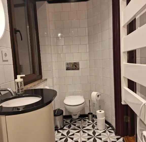 تختخواب در اتاق مشترک, Easy Host Porto