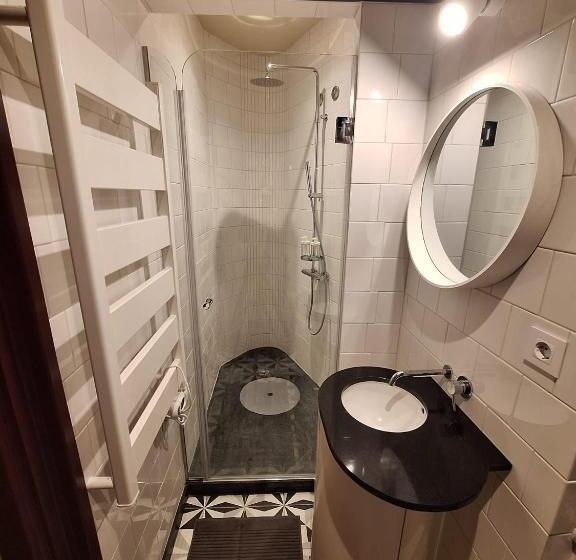 تختخواب در اتاق مشترک, Easy Host Porto
