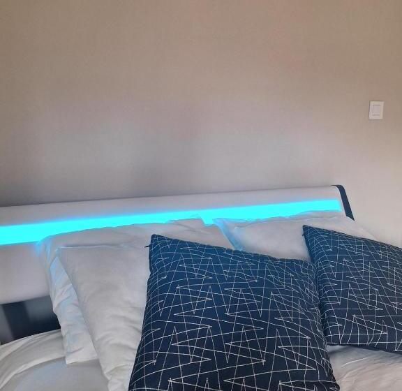 اتاق استاندارد, Easy Host Porto