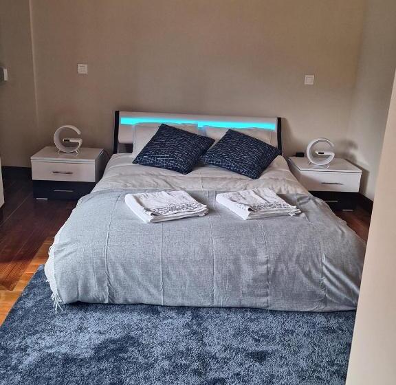 اتاق استاندارد, Easy Host Porto