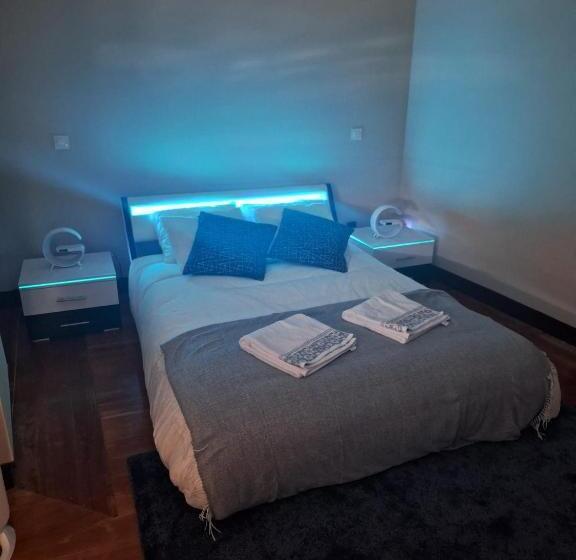 اتاق استاندارد, Easy Host Porto