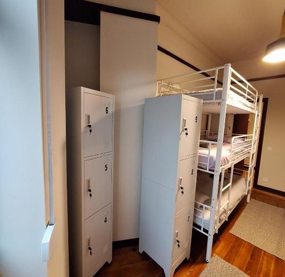 تختخواب در اتاق مشترک, Easy Host Porto