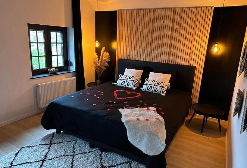 带按摩浴盆的套房, Suite Marie