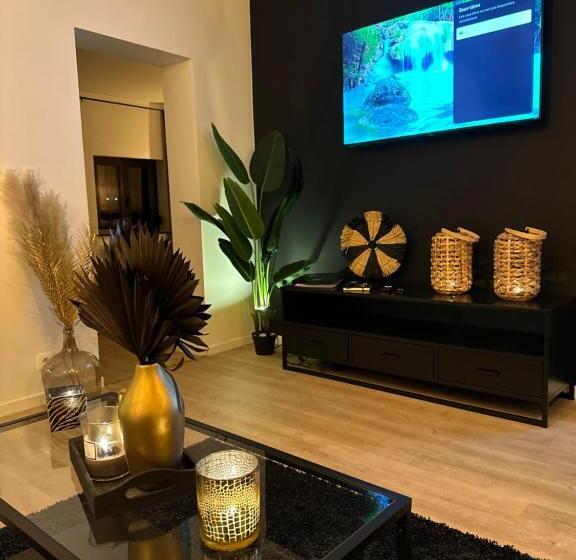 带按摩浴盆的套房, Suite Marie