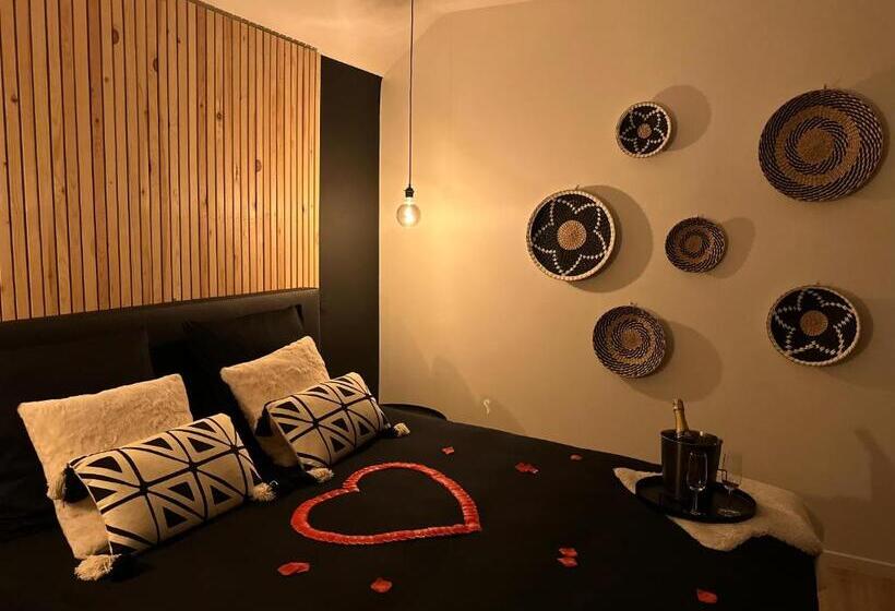 带按摩浴盆的套房, Suite Marie