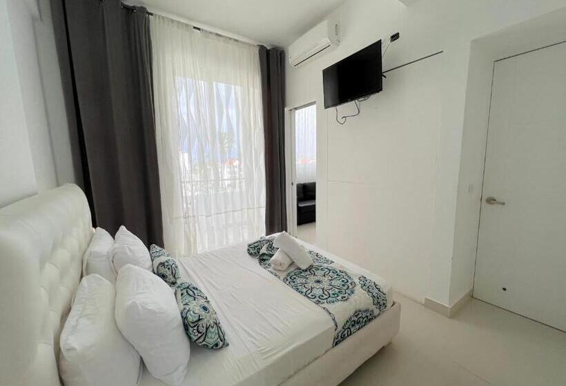 سوییت جونیور با بالکن, Atlantic Suites   Great Location   Beach, Restaurants And Bars