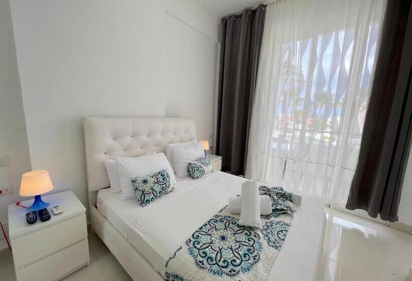 سوییت جونیور با بالکن, Atlantic Suites Great Location Beach, Restaurants And Bars