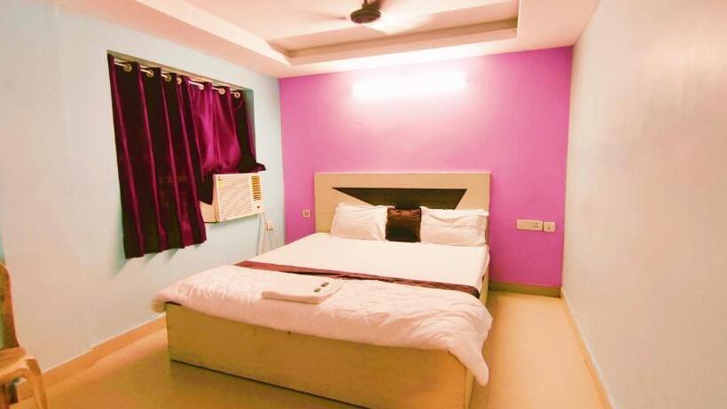 キングサイズベッドのデラックスルーム, Chandra Bindu Near Sea Beach