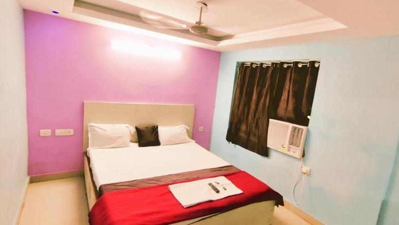 キングサイズベッドのデラックスルーム, Chandra Bindu Near Sea Beach