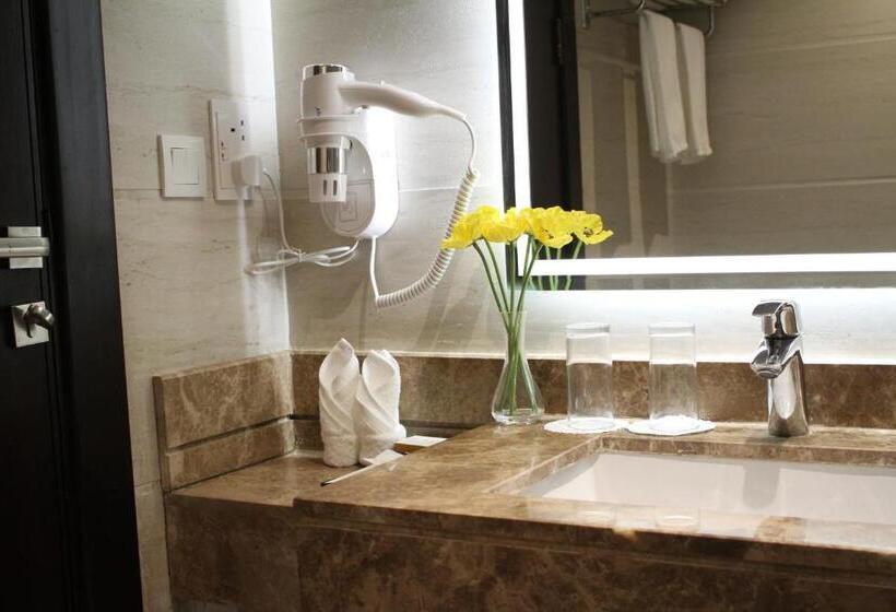 デラックスルーム, ايليت الخالدية