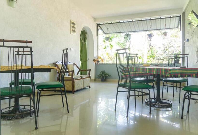 חדר דלוקס לשלושה, New Blue Mount View Kandy