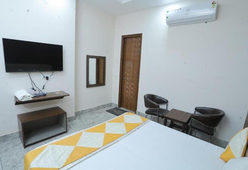 غرفة ديلوكس, Raghav Inn