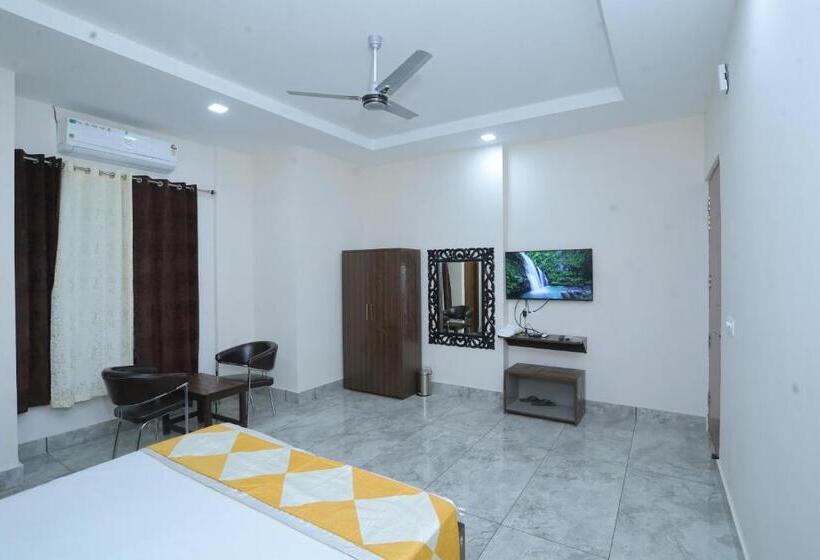 غرفة ديلوكس, Raghav Inn