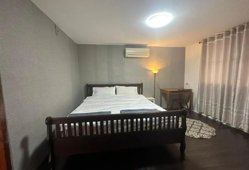 اتاق استاندارد, Thadan Guest House