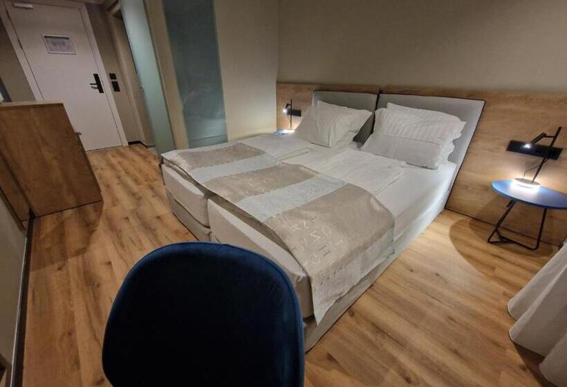 اتاق استاندارد, Wehra