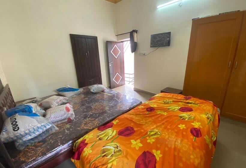 Номер Стандарт с Балконом, Dwarka Mai Guest House