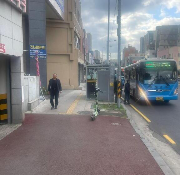 تختخواب در اتاق مشترک, Hanra Guesthouse