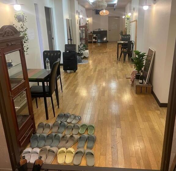 تختخواب در اتاق مشترک, Hanra Guesthouse