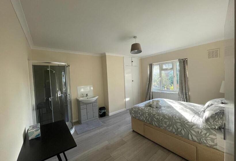 Номер Deluxe, New Malden House
