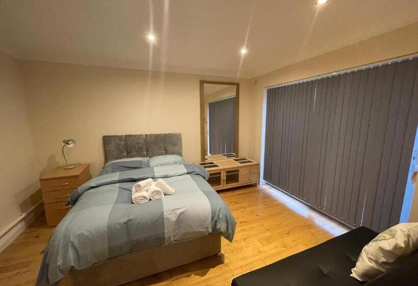 标准间, New Malden House