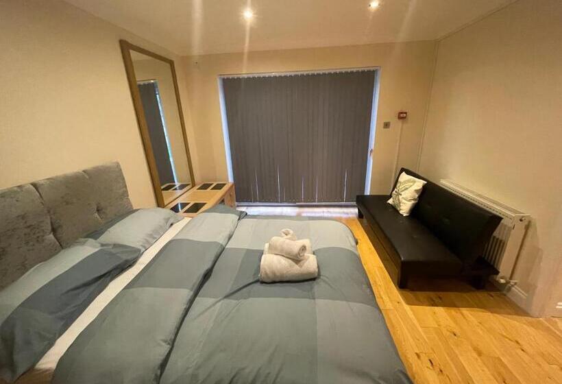 Номер Стандарт, New Malden House