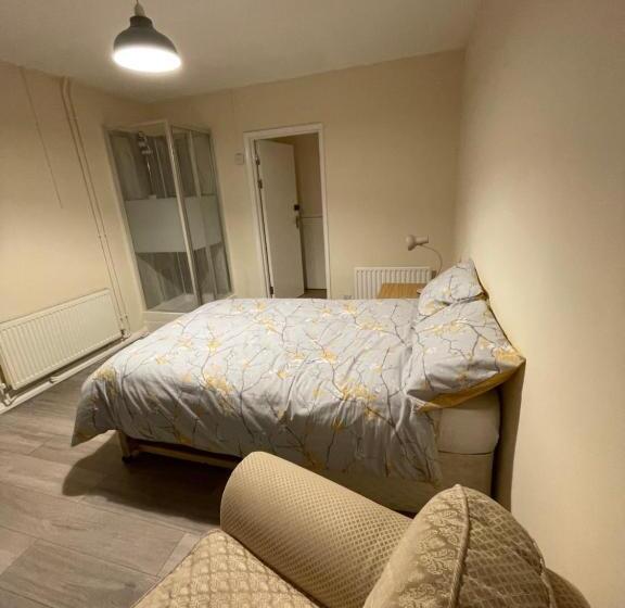 经济房, New Malden House
