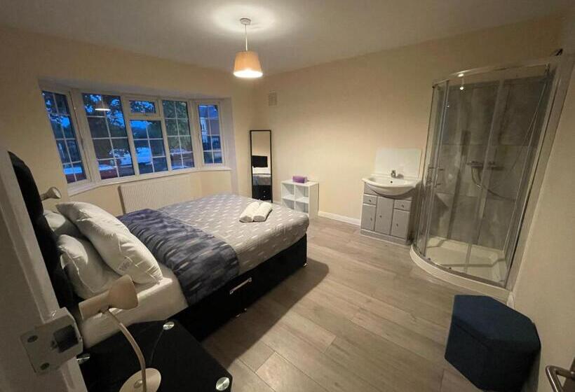 Номер Deluxe, New Malden House
