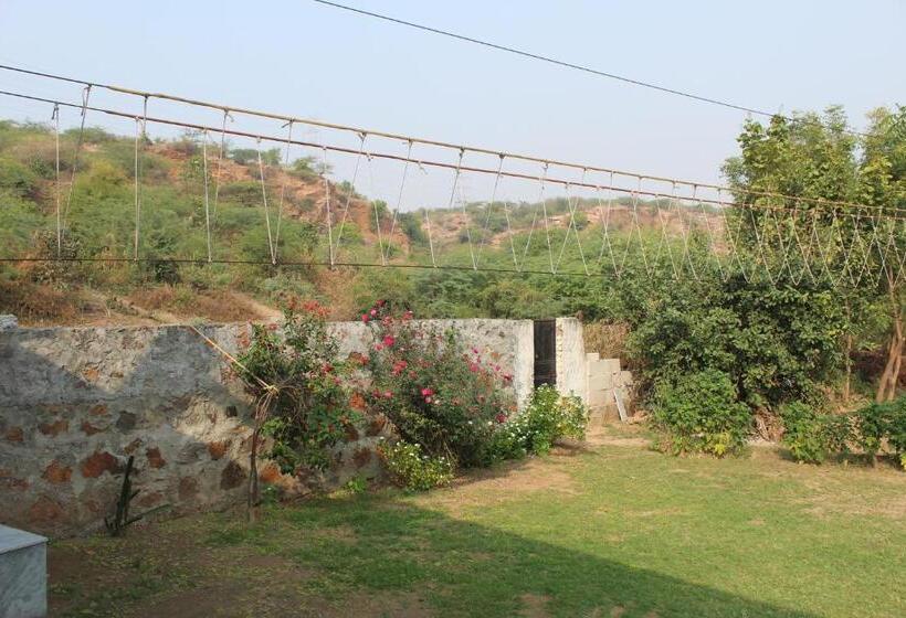 غرفة قياسية, Wildhawk Adventure Near Delhi Ncr