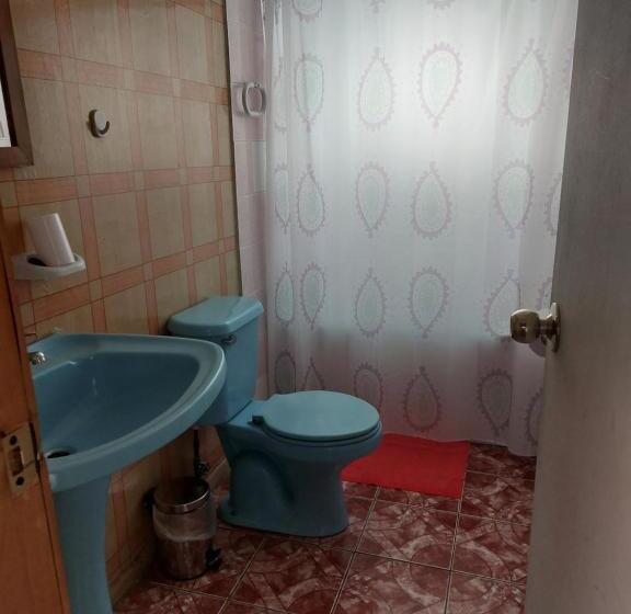 חדר סטנדרט לשלושה עם חדר אמבטיה משוף, Hosteria Corcovado