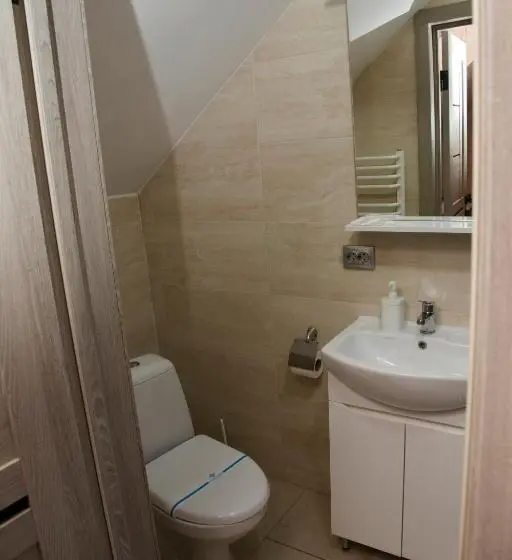 Standard Kolmen Hengen Huone, готель бережани