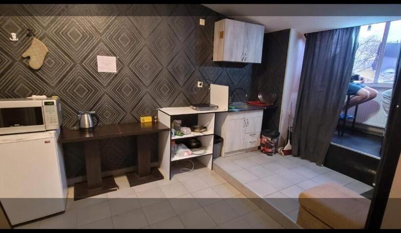 اتاق چهار تخته با دستشویی مشترک, Kiev