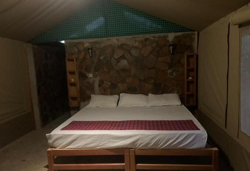اتاق استاندارد سه نفره, Resian Mara Camp