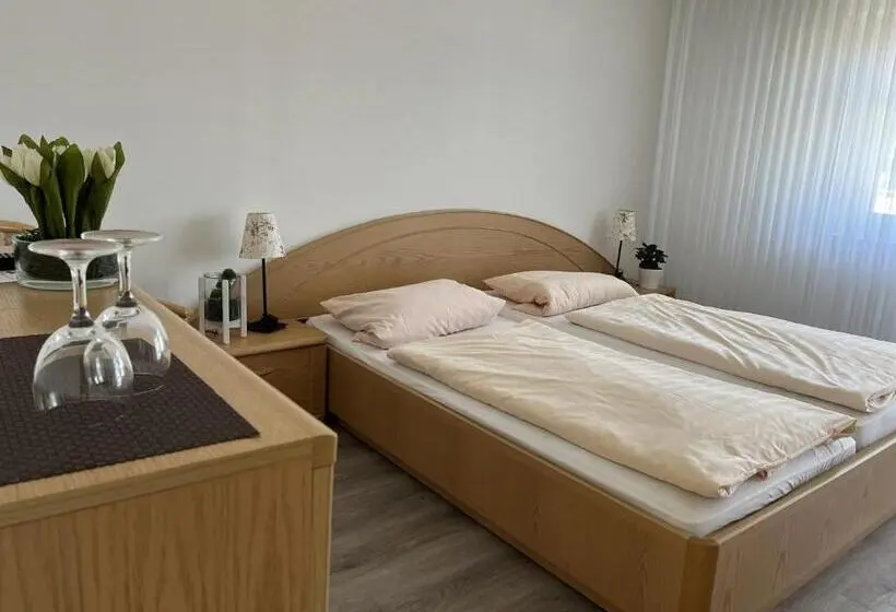 Standard-huone, Schnepper