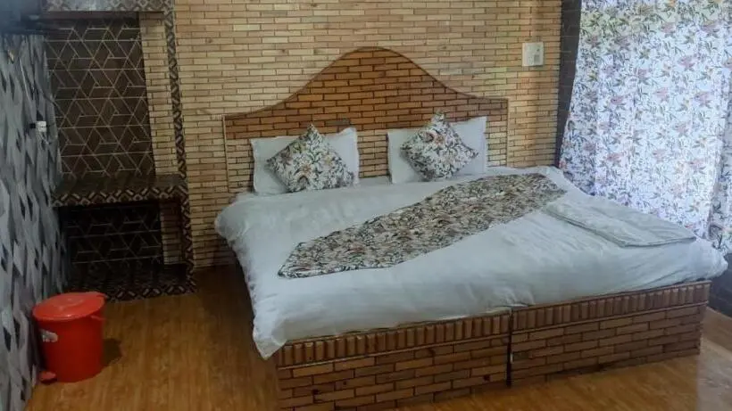 Quarto standard, Summer Palace, Pahalgam