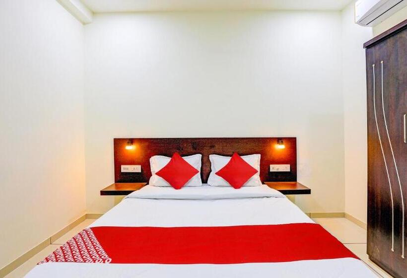 Трехместный Номер Классика, Oyo Flagship Hotel Aanand Rooms