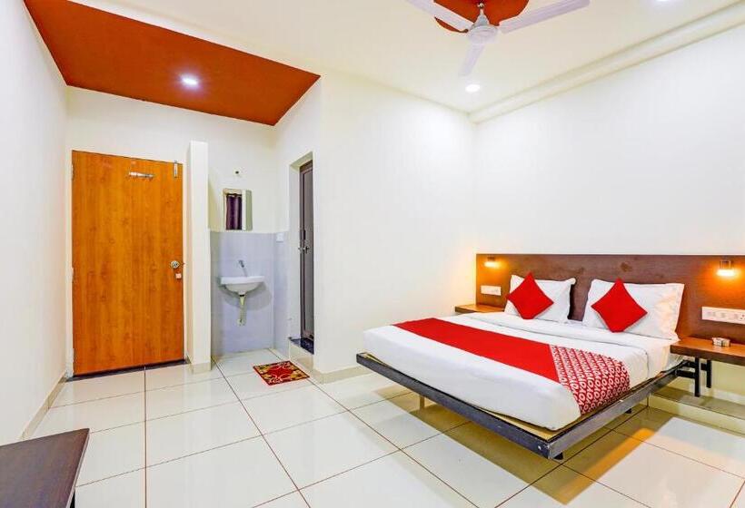 Трехместный Номер Классика, Oyo Flagship Hotel Aanand Rooms