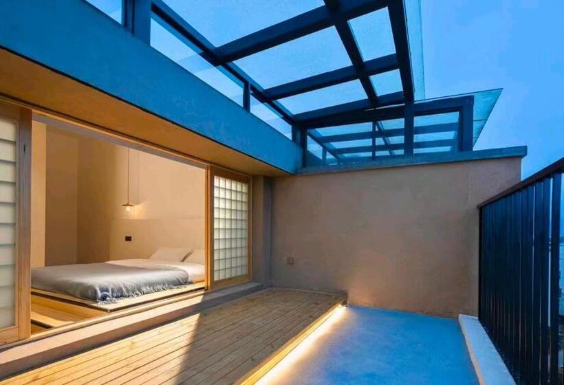 Номер Стандарт, Geometric  Home White Space B&b
