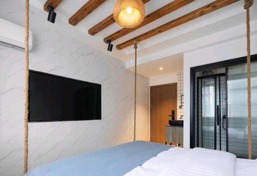 חדר סטנדרט, Geometric  Home White Space B&b