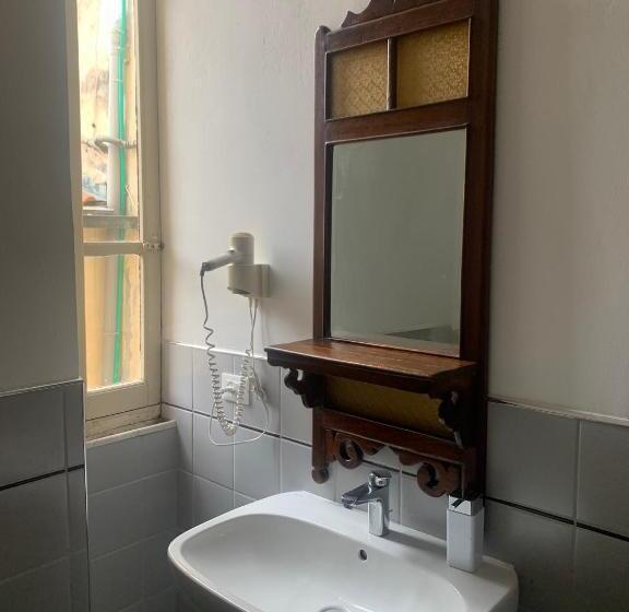 اتاق استاندارد, Matteottis