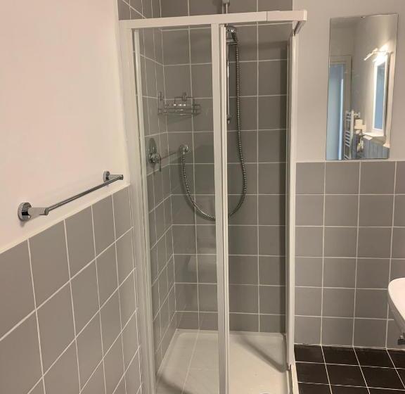 اتاق لوکس, Matteottis