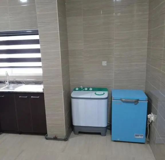 اتاق لوکس با بالکن, Od V!ck S Classic, Wuse 2 Extension, Upscale Jahi District Wifi,24hr Power,security, Dstv