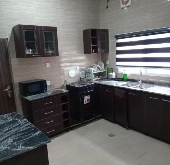 اتاق لوکس با بالکن, Od V!ck S Classic, Wuse 2 Extension, Upscale Jahi District Wifi,24hr Power,security, Dstv